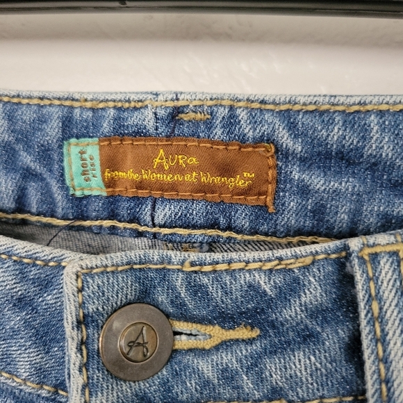 Aura by Wrangler Women's 4P Medium Wash Denim Embroidered Butterfly Jeans Y2K - Picture 2 of 8